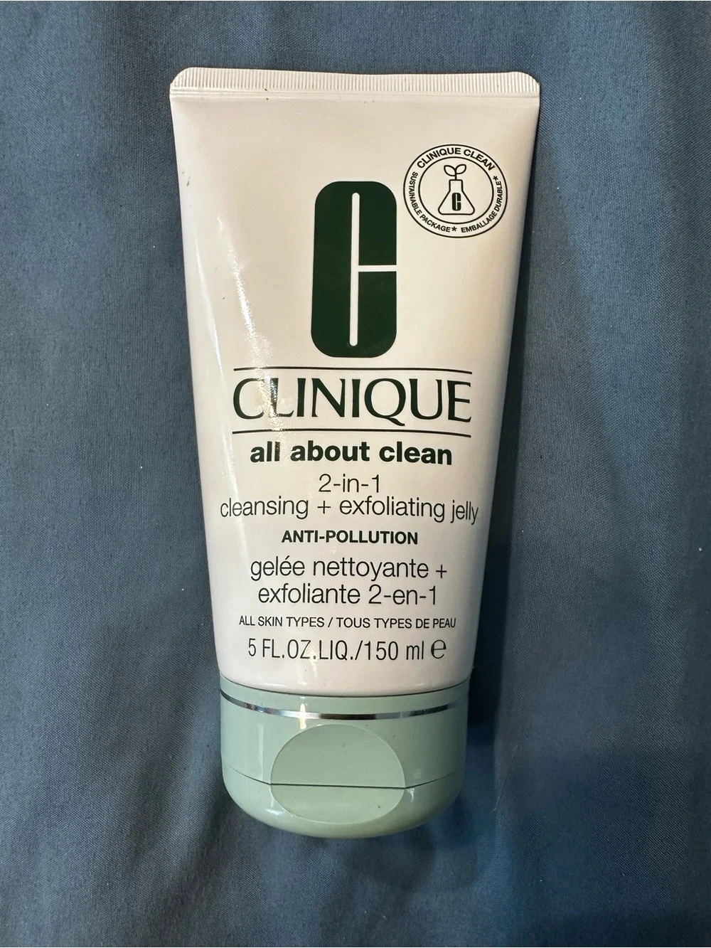 Clinique All About Clean 2-in-1 Cleansing Exfoliating Jelly - White & Mint Green
